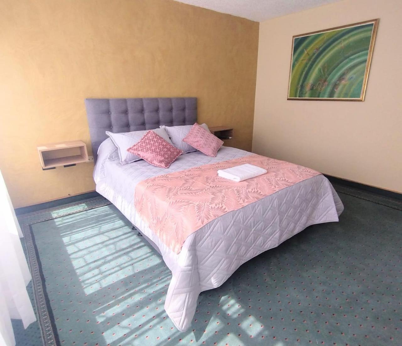 Innovar Casa Hostal โบโกตา ภายนอก รูปภาพ